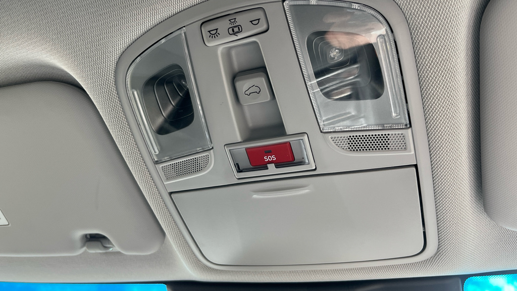 Hyundai Kona Premium White #53