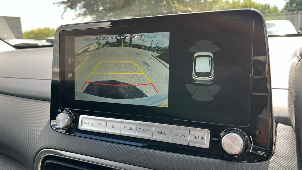 Hyundai Kona Premium White #14