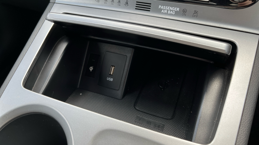 Hyundai Kona Premium White #21