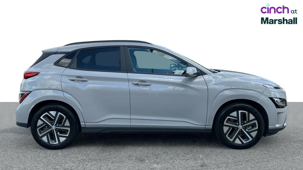 Hyundai Kona Premium White #5