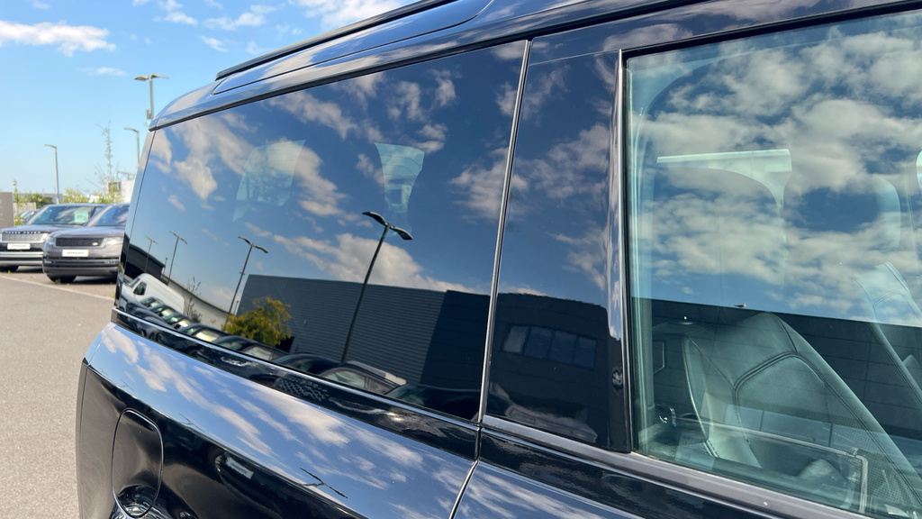Land Rover Defender 3.0 D250 Hard Top S Blue #60