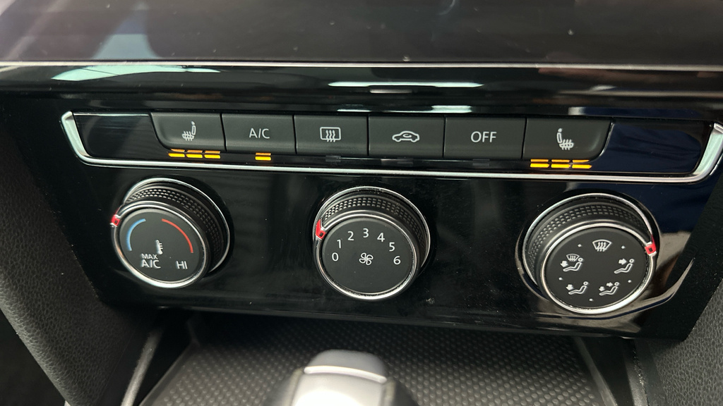 Volkswagen Passat 1.5 Tsi Evo Sel Dsg Grey #17