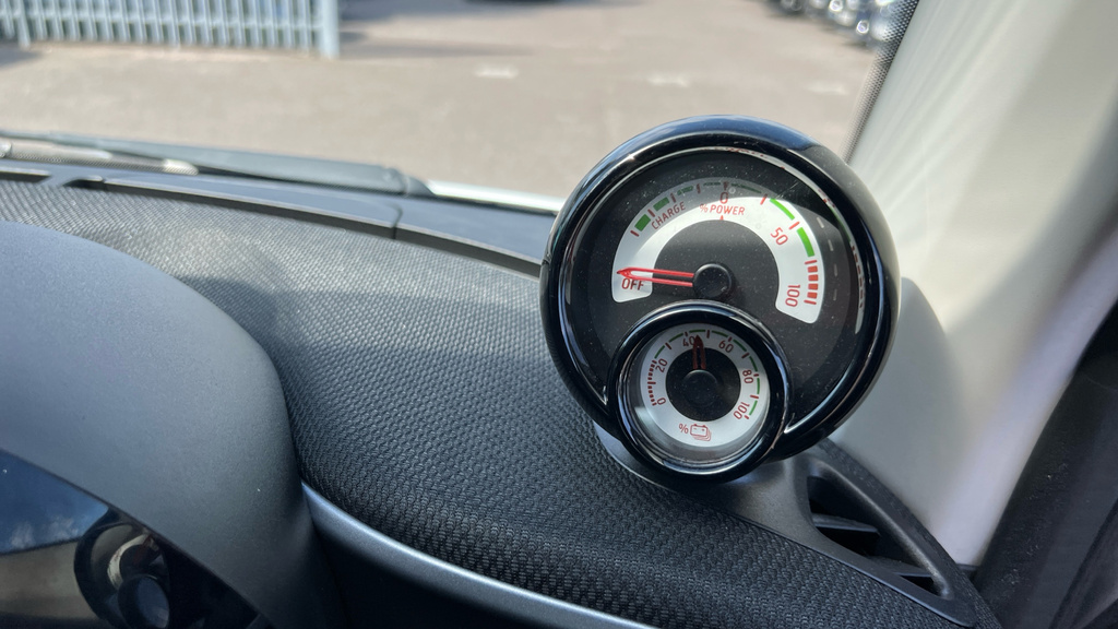 Smart Fortwo Coupe Eq Fortwo Premium Silver #41