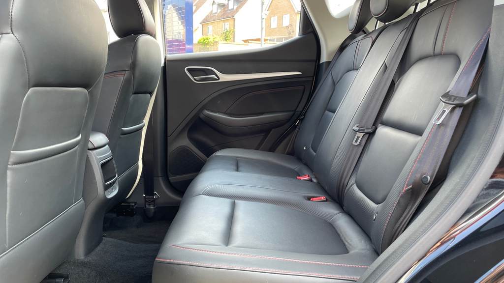 MG ZS Suv 1.5 Vti-tech Exclusive Euro 6 Ss 2022 Black #25