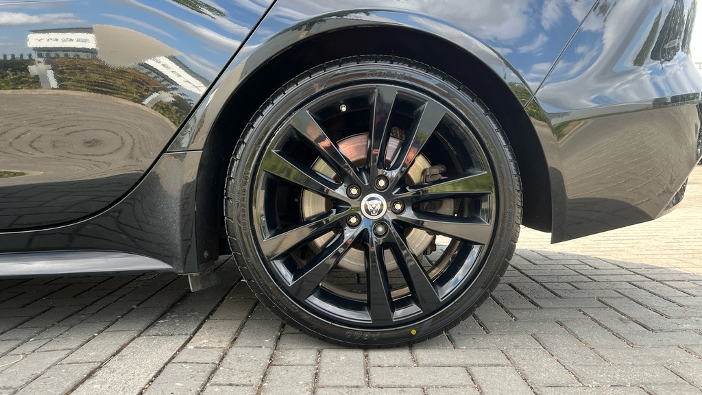 Jaguar XE 2.0 P300 Sport Grey #27