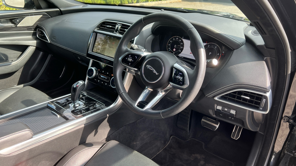 Jaguar XE 2.0 P300 Sport Grey #12