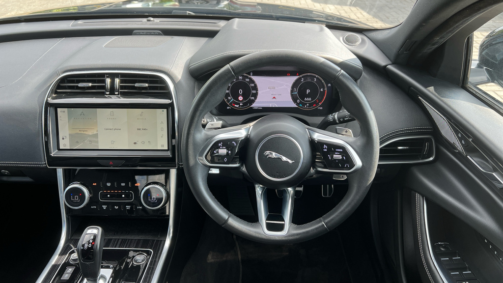 Jaguar XE 2.0 P300 Sport Grey #41