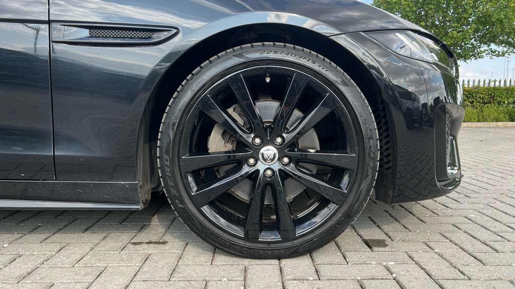 Jaguar XE 2.0 P300 Sport Grey #33