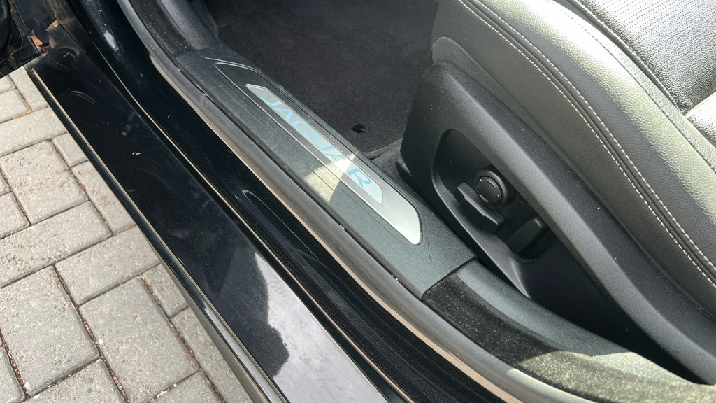 Jaguar XE 2.0 P300 Sport Grey #53