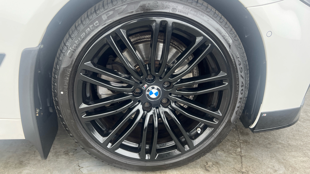 BMW 5 Series 520D M Sport Blue #30