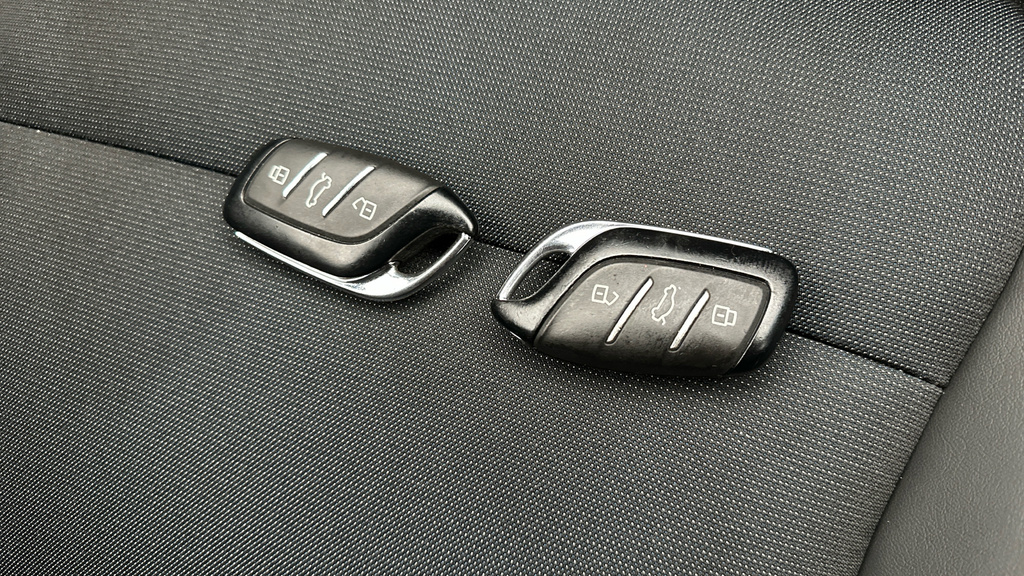 MG MG4 125Kw Se 51Kwh KN73CVB Grey #26
