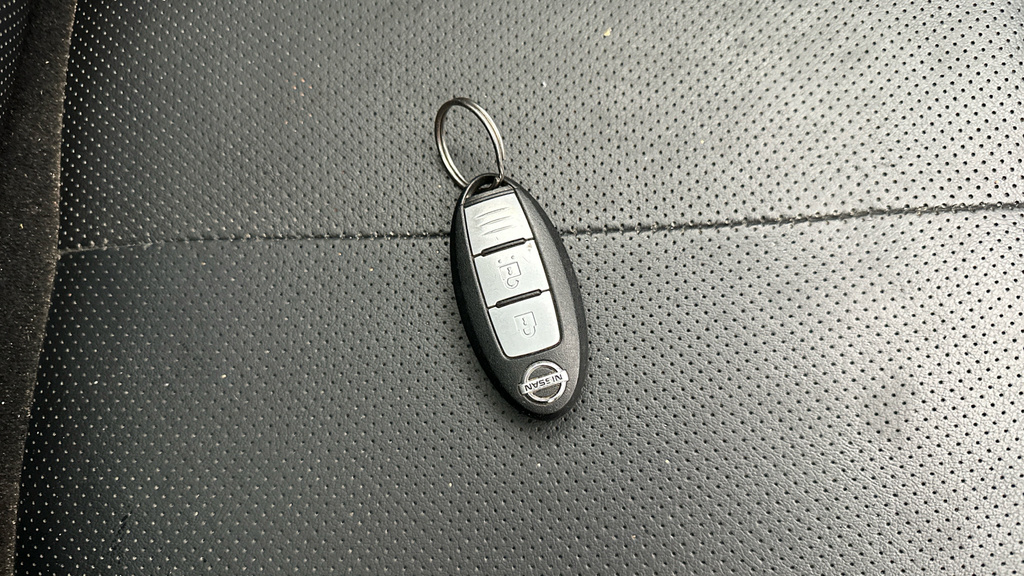 Nissan Qashqai N-connecta Dig-t Red #15