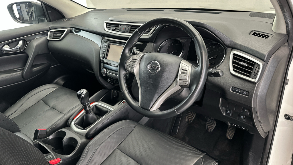 Nissan Qashqai N-connecta Dig-t Red #13
