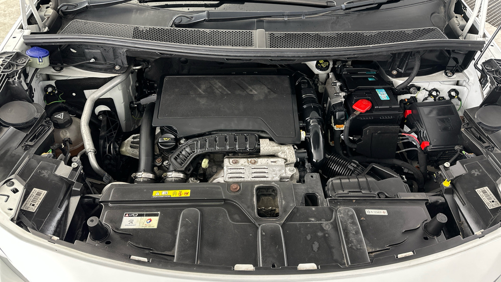 Peugeot 5008 1.2 Puretech Active Eat8 #22