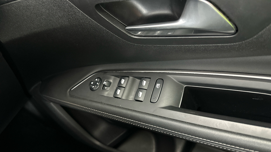 Peugeot 5008 1.2 Puretech Active Eat8 #11