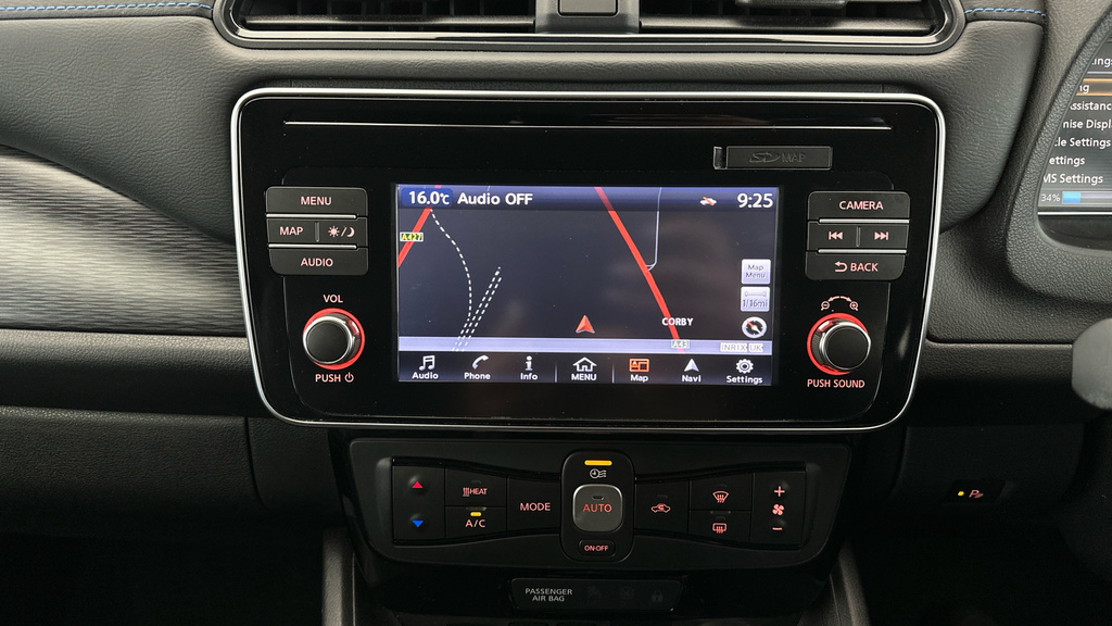 Nissan Leaf 110Kw N-connecta 40Kwh White #18