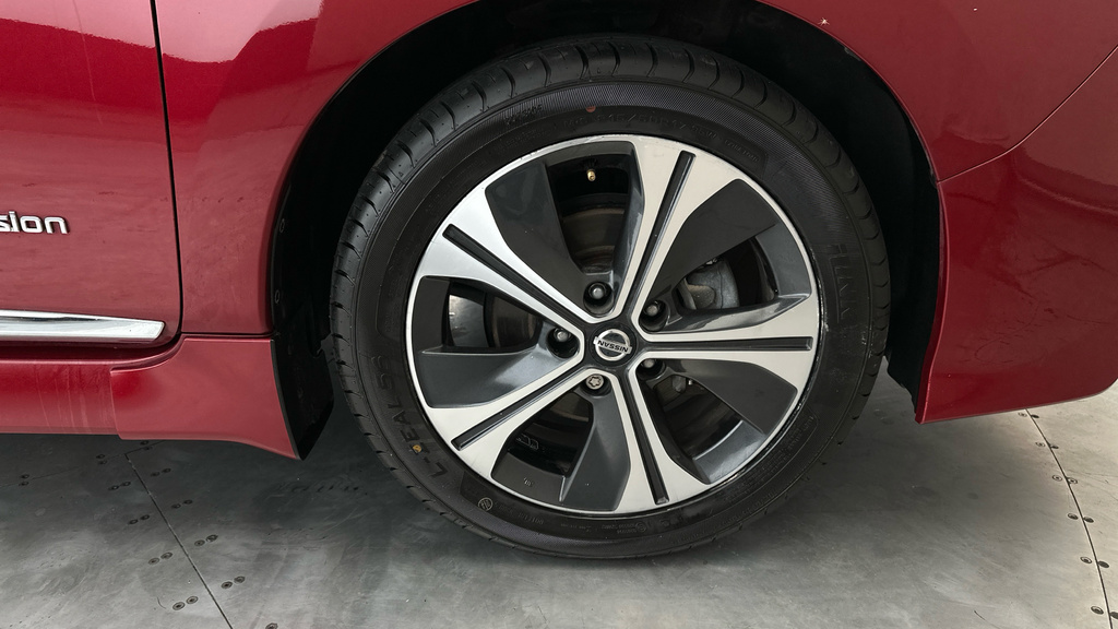 Nissan Leaf 110Kw N-connecta 40Kwh White #29