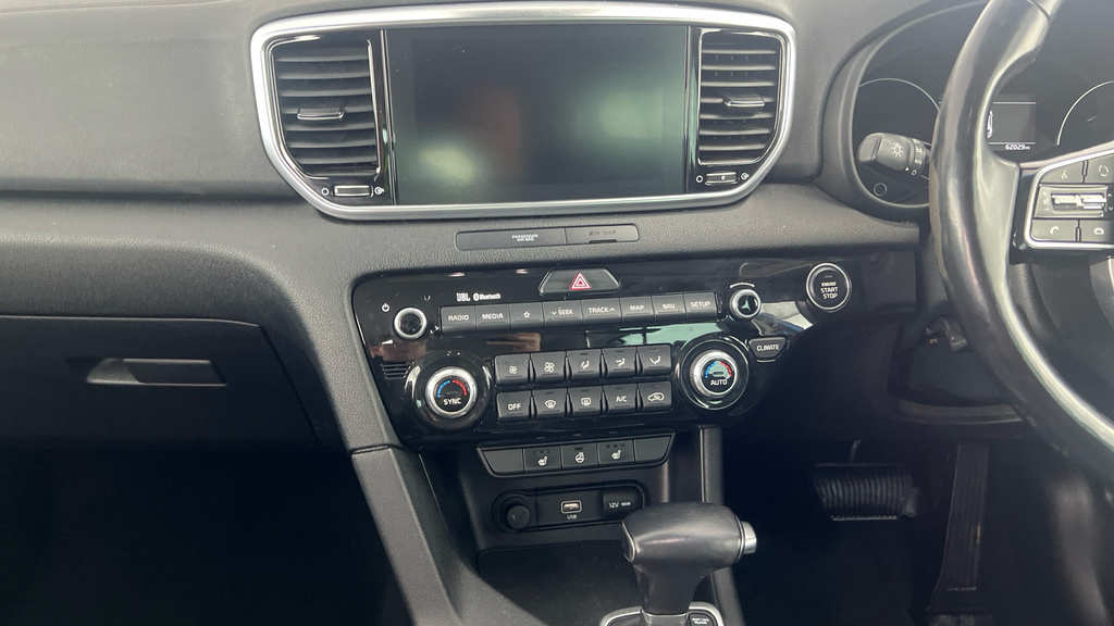 Kia Sportage 1.6 2 Isg 131 Bhp White #22