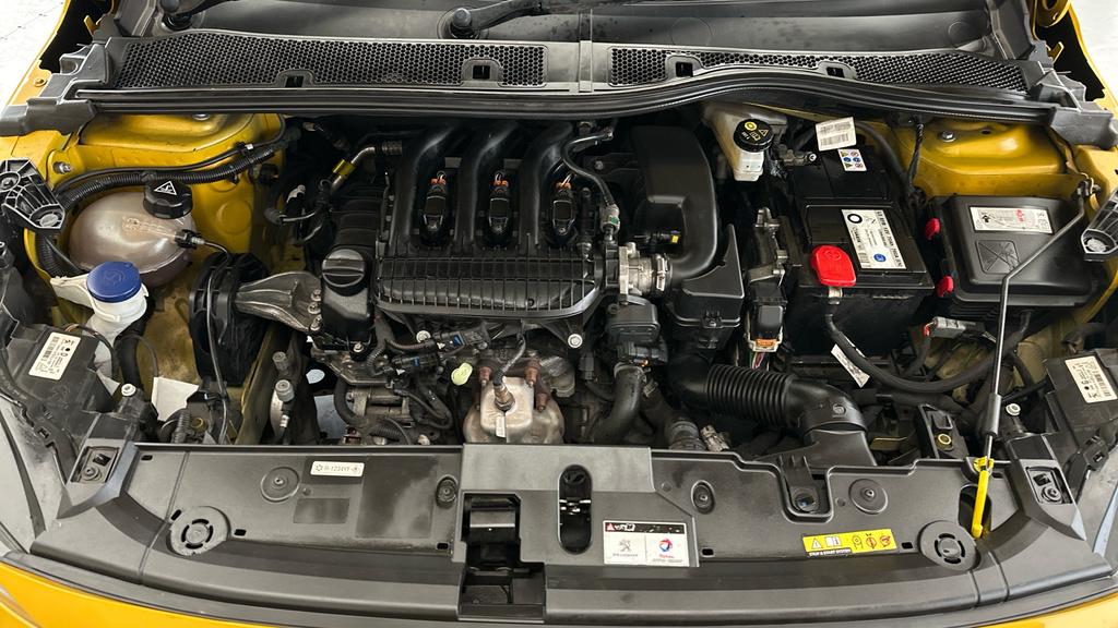 Peugeot 208 208 Gt Puretech Ss Red #21