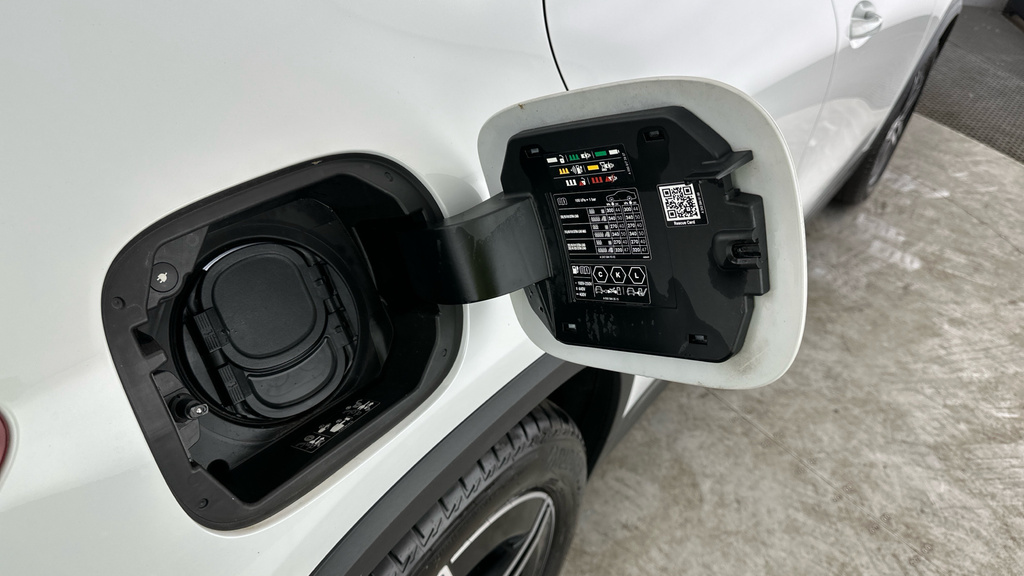 Mercedes-Benz EQA Eqa 250 140Kw Amg Line 70.5Kwh Blue #26