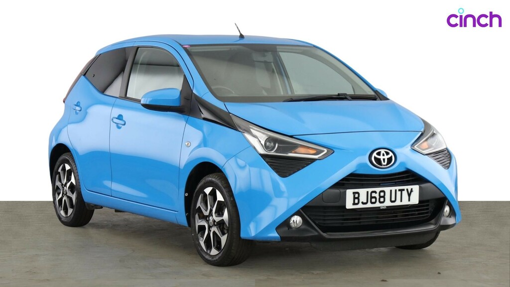 Toyota Aygo X X-style Man White #1