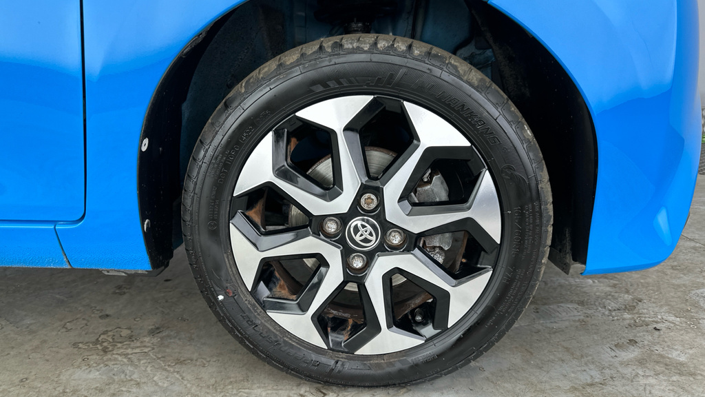 Toyota Aygo X X-style Man White #27