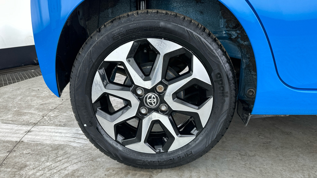 Toyota Aygo X X-style Man White #26
