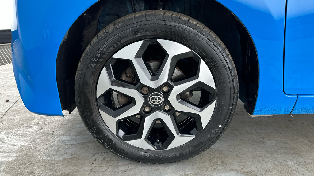Toyota Aygo X X-style Man White #24