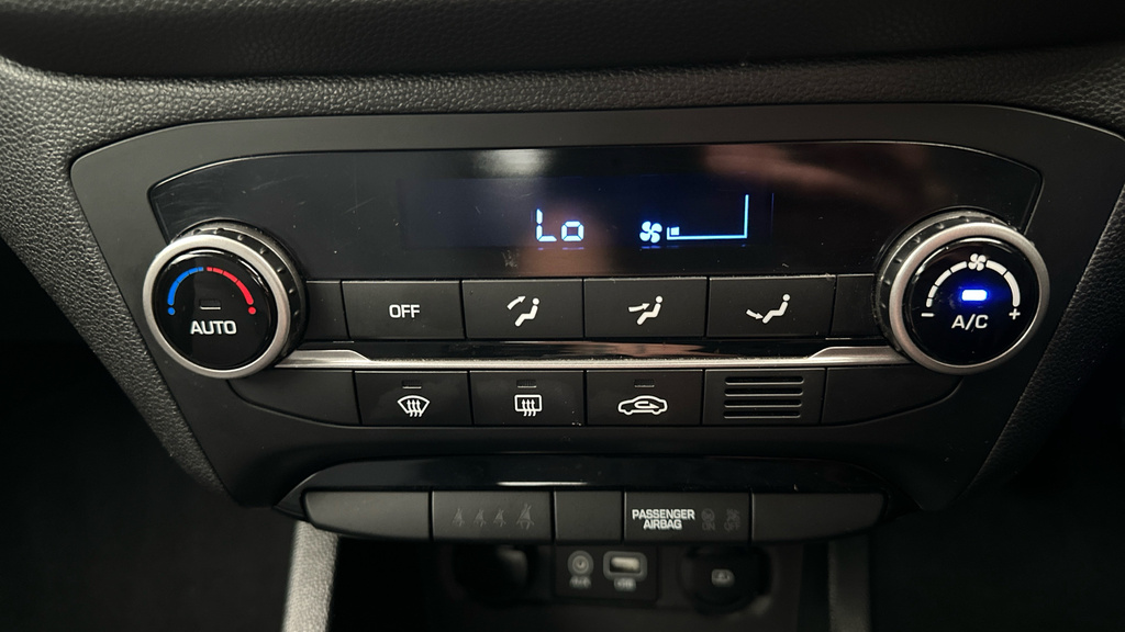 Hyundai I20 1.2 Go Se 83 Bhp Blue #16