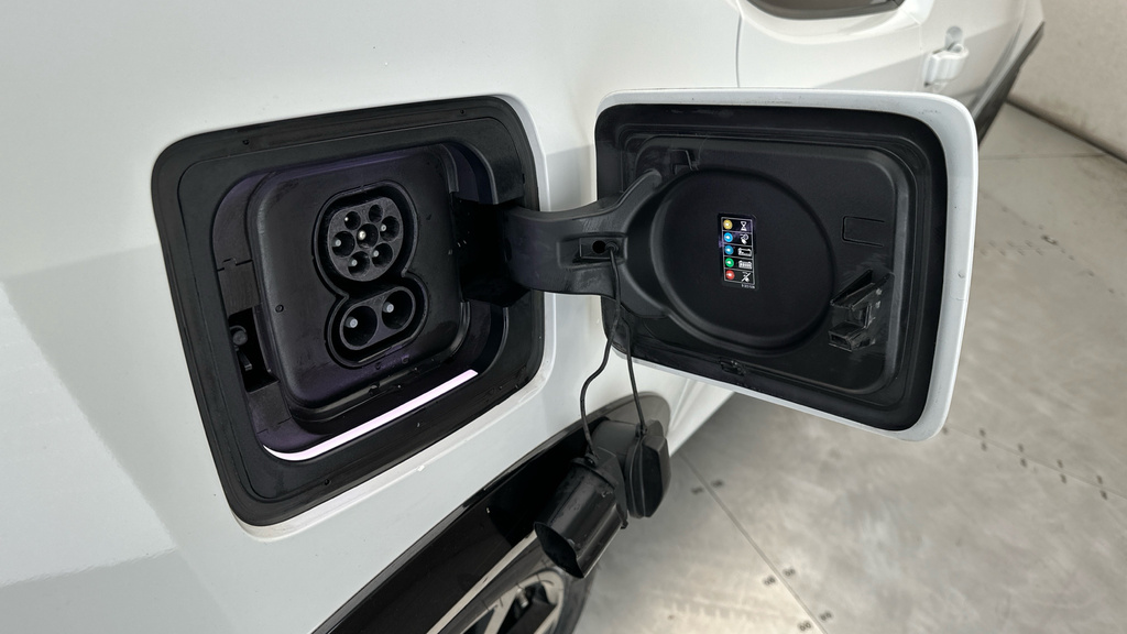 BMW i3 125Kw 42Kwh Loft Interior World Blue #27