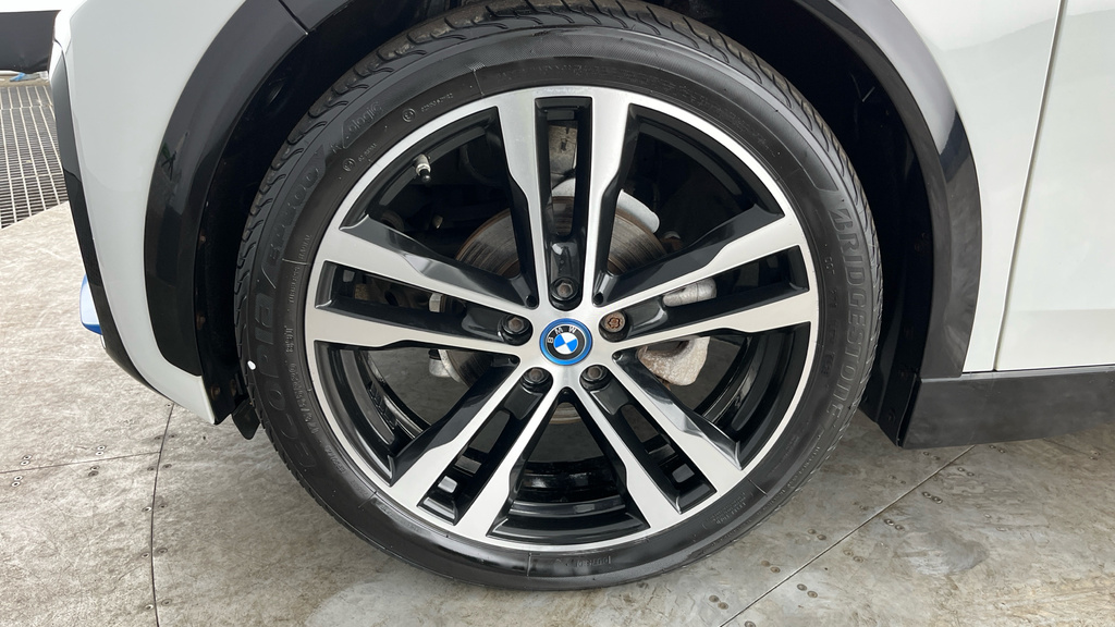 BMW i3 135Kw S 42Kwh Suite Interior World Blue #26