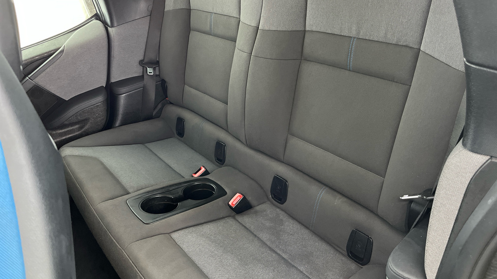BMW i3 135Kw S 42Kwh Suite Interior World Blue #23