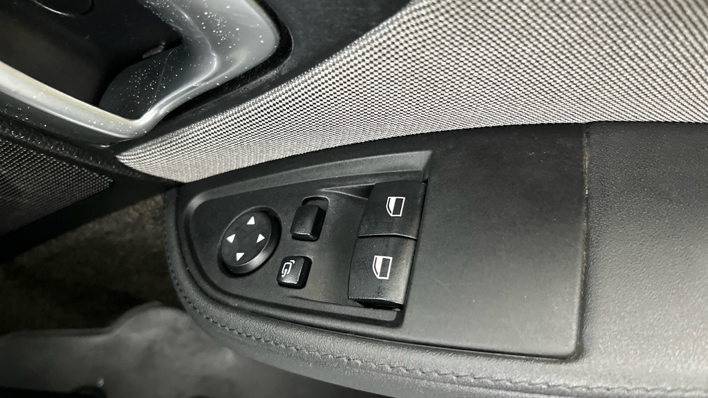 BMW i3 135Kw S 42Kwh Suite Interior World Blue #11