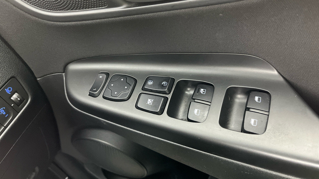 Hyundai Kona Premium Se Black #12