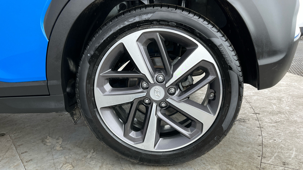 Hyundai Kona Premium Se Black #24