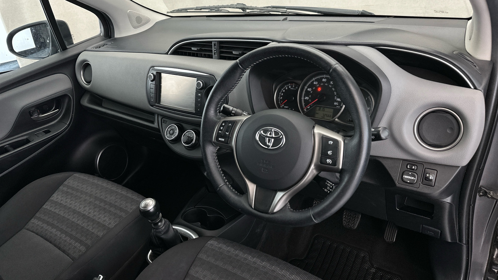 Toyota Yaris Vvt-h Excel Hatchback Blue #9