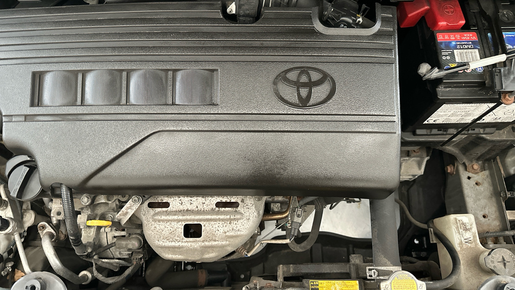 Toyota Yaris Vvt-h Excel Hatchback Blue #19