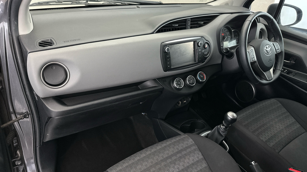 Toyota Yaris Vvt-h Excel Hatchback Blue #10