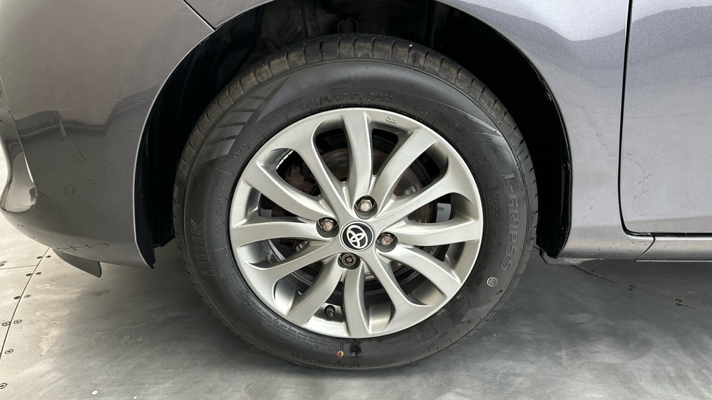 Toyota Yaris Vvt-h Excel Hatchback Blue #20