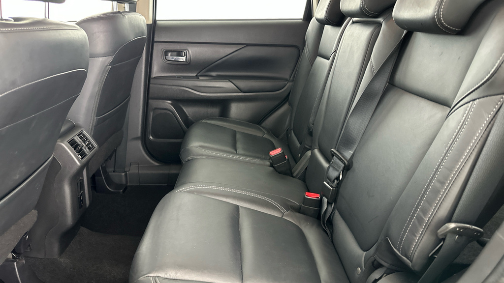 Mitsubishi Outlander 2.0 Exceed Cvt Estate Red #24
