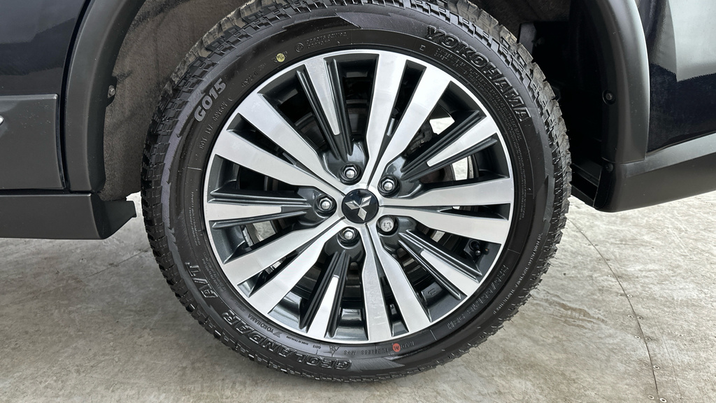 Mitsubishi Outlander 2.0 Exceed Cvt Estate Red #28