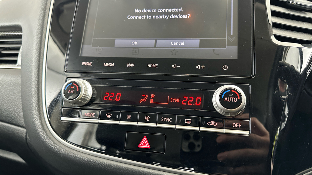 Mitsubishi Outlander 2.0 Exceed Cvt Estate Red #17