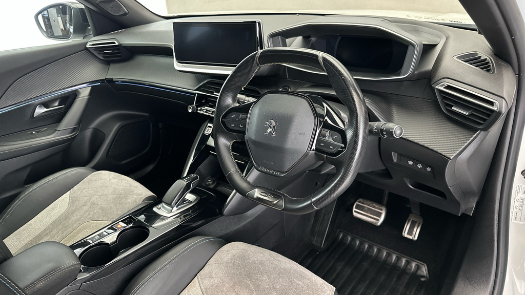 Peugeot e-2008 100Kw Gt Line 50Kwh Black #13