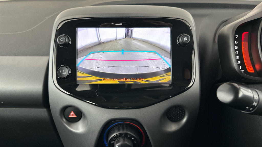 Toyota Aygo X X-play Red #12