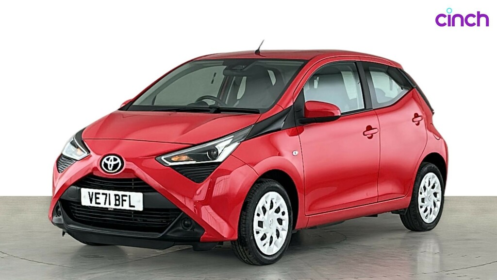 Toyota Aygo X X-play Red #6