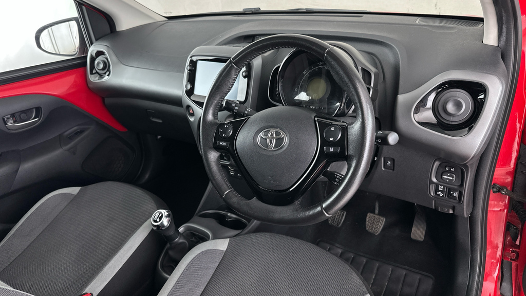 Toyota Aygo X X-play Red #8
