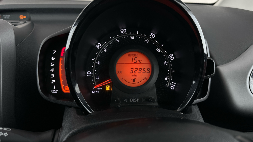 Toyota Aygo X X-play Red #16