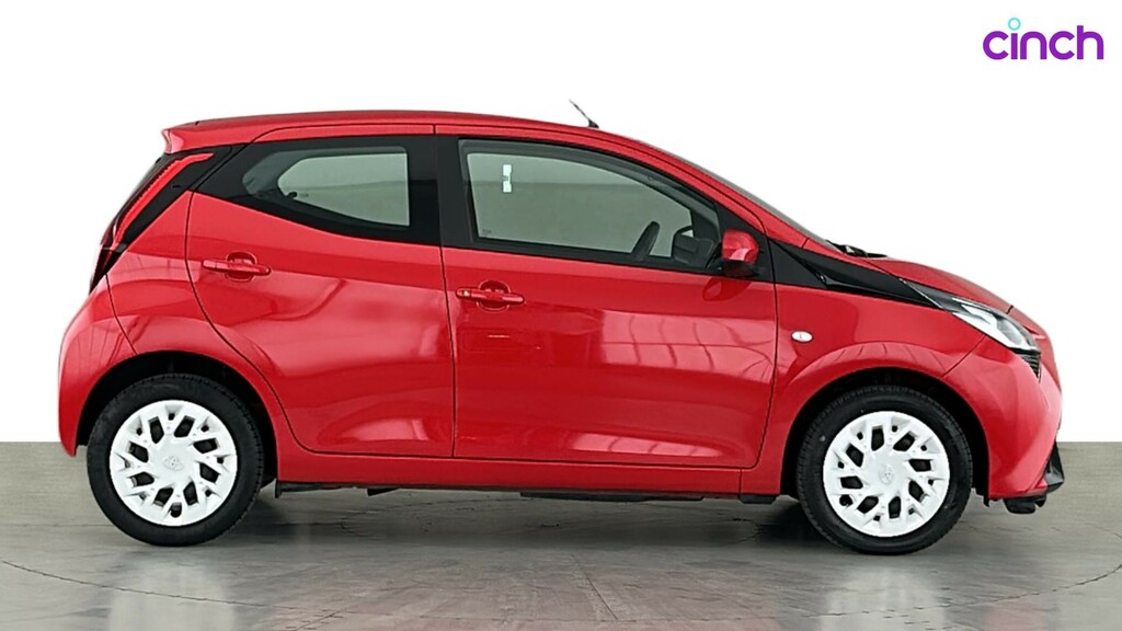 Toyota Aygo X X-play Red #1