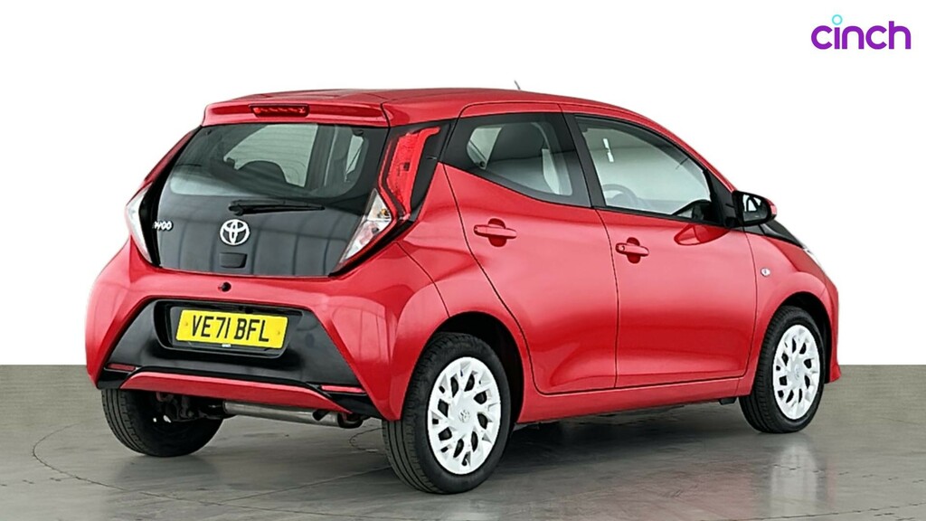 Toyota Aygo X X-play Red #2