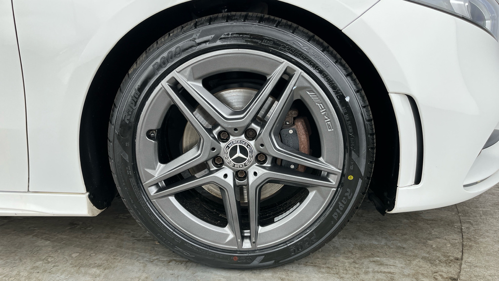 Mercedes-Benz A Class A180 Amg Line Premium White #30